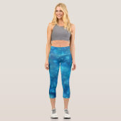 Blaue kosmische leuchtende Abstraktion Capri Leggings (Vorderseite)