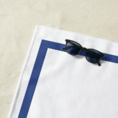 Blaue Krabbe Küstennautisches Monogramm Strandtuch (Beispiel)