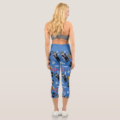 Blaue Kreuzknochen Capri Leggings (Rückseite)