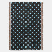 Blaue Kreuzstiche auf schwarz Decke (Vorderseite Vertikal)