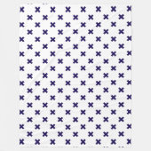 Blaue Kreuzstiche auf weiß Fleecedecke (Vorderseite)
