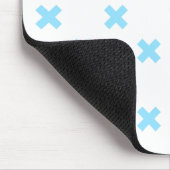 Blaue Kreuzstiche auf weiß Mousepad (Ecke)
