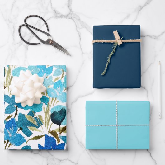 Blaue künstlerische Wildblumen Wasserfarben Muster Geschenkpapier Set (Vorderseite)