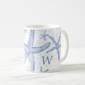 Blaue Küstenstarfish-mit Monogramm Initiale Kaffeetasse (VorderseiteRechts)