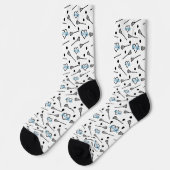Blaue Lacrosse Sticks und Herz-Muster-Socken Socken (Linkes Detail)