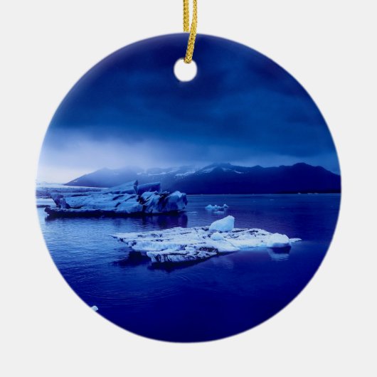 Blaue Landschaft Islands Keramik Ornament (Vorne)