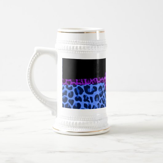 Blaue Leoparde mit personalisiertem Namen, lila Bu Bierglas (Links)