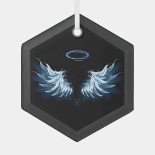 Blaue leuchtende Engelsflügel auf schwarzem Hinter Ornament Aus Glas