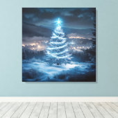 Blaue leuchtende Weihnachtsbaum-Winternacht Leinwanddruck (Insitu (Holzboden))