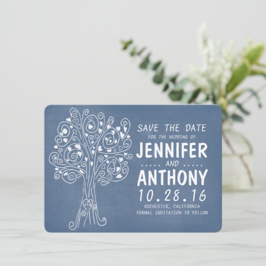 Blaue Liebe Baumherzen rustikal speichern Sie die  Save The Date (Stehend Vorderseite)