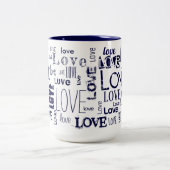 Blaue LIEBE! Typografie Zweifarbige Tasse (Mittel)