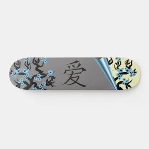 Blaue Liebesvögel auf Sakura Tree Chinesisches Lie Skateboard