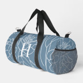 Blaue Lila Aquarell-Wildblumen-Monogramm Duffle Bag (Rechte Ecke)
