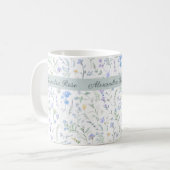 Blaue Lila Aquarell-Wildblumen-Monogramm-Name Kaffeetasse (Vorderseite Links)