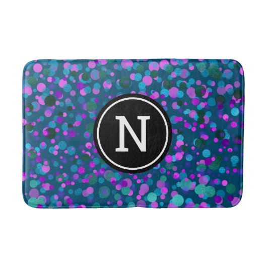 Blaue lila Konfetti-Punkte fett-Monogramm auf aqua Badematte (Vorderseite)