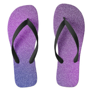 Blaue Lila strahlende Glitzer, Paar aus Badesandalen