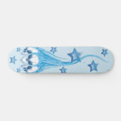 Blaue lodernde Schädel Skateboard (Horizontal)
