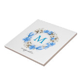 Blaue Magnolia-Wreath-Monogramm Fliese (Seite)