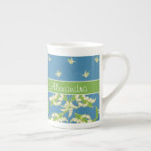 Blaue Maiglöckchen-Blumen Bone China Tasse (Rechts)