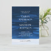 Blaue Marine Nachthimmel. Moderne bemalte Hochzeit Einladung (Stehend Vorderseite)