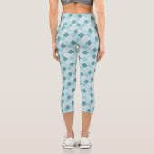 Blaue marokkanische Trellis, Latticework, Quatrefo Capri Leggings (Rückseite)