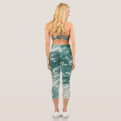 Blaue Meereswellen Capri Leggings (Rückseite)