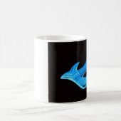 Blaue Meerjungfrau auf schwarzer Tasse (Mittel)