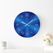 Blaue Metallic Uhr mit römischen Pattern (Zuhause)