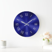 Blaue Metallic-Uhr mit weißen römischen Zahlen Große Wanduhr (Zuhause)