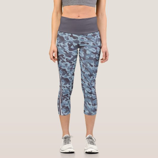 Blaue Militärtarnung: weiße und blaue Streifen Capri Leggings (Vorderseite)