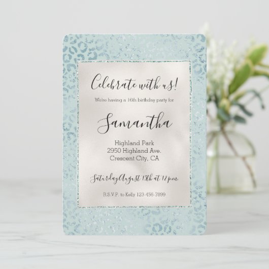 Blaue Mint Leoparden Glitterdruck Einladung (Stehend Vorderseite)