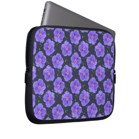 Blaue mit Blumenpelargonie auf irgendeiner Farbe Laptopschutzhülle (Vorne Rechts)