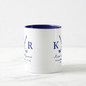 Blaue Mit Monogramm Tasse für einen Golfer (Zentrum)
