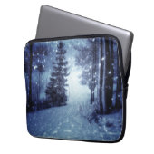 Blaue Moonlit Magische Wälder Winterlandschaft Laptopschutzhülle (Vorderseite Links)