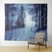 Blaue Moonlit Magische Wälder Winterlandschaft Wandteppich (Beispiel (Horizontal))
