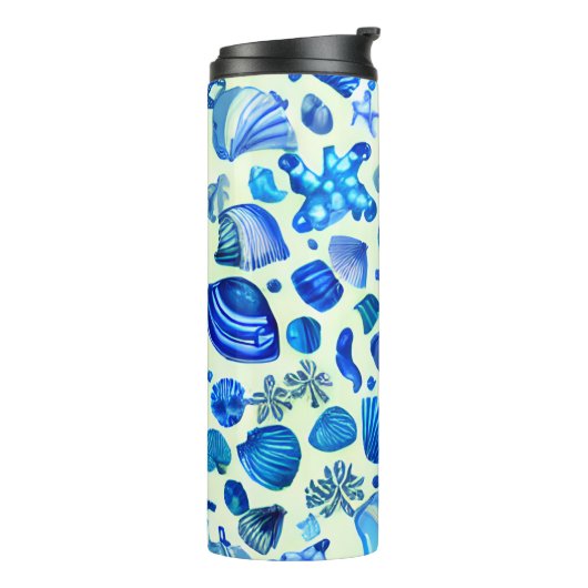 Blaue Muscheln Ozeanmuster Thermosbecher (Nach links gedreht)