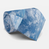Blaue Muster weiße Wolken Krawatte (Gerollt)