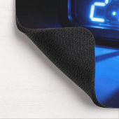 Blaue Nachtkonsole-Uhr Mousepad (Ecke)