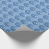 Blaue Nähknöpfe auf blauem Muster Geschenkpapier (Ecke)