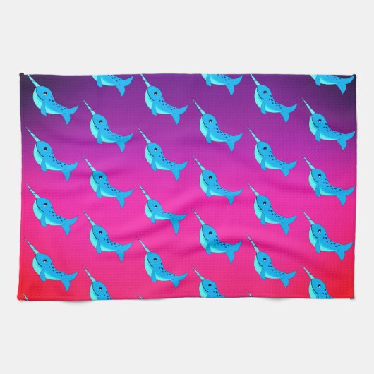 Blaue Narwalmuster auf Navy Blue Cartoon Geschirrtuch (Horizontal)