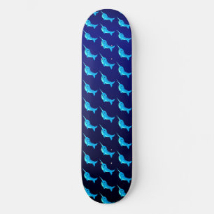 Blaue Narwalmuster auf Navy Blue Cartoon Skateboard