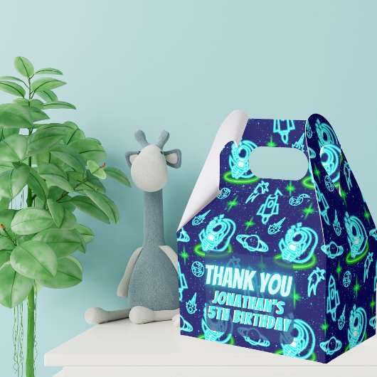 Blaue Nebel glühende Raumsonnenraketen Geschenkschachtel