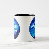 Blaue Nebel Zweifarbige Tasse (Mittel)