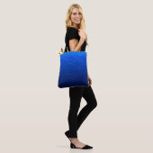 Blaue Ober-Gradienten Tasche (Am Model)