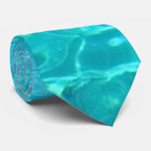 Blaue Oberfläche des Roten Meeres in Ägypten Krawatte (Gerollt)