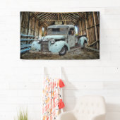 Blaue Oldtimer-Lastwagen Rustikale Scheune Banner (Insitu)
