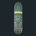 Blaue Orientalische Designs mit lächelnden Gesicht Skateboard<br><div class="desc">Dieses phantastische Stück besteht aus prächtigen blauen orientalischen Designs und Blumendruck. Lächelnde Gesichter blicken aus den Designs heraus auf Sie. Kaufen Sie noch heute eine Kopie!</div>