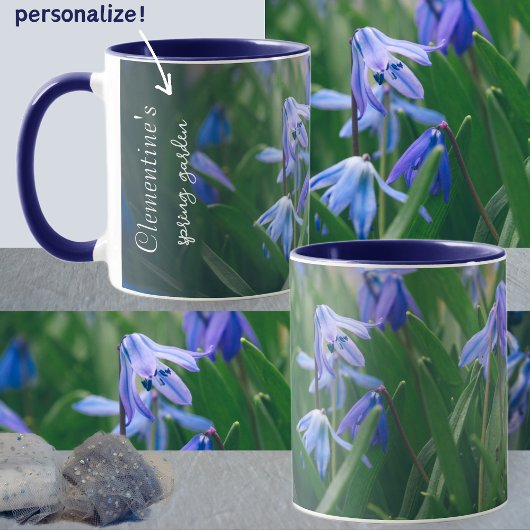 Blaue Oszillatoren-Blume im Frühjahrsgarten Tasse
