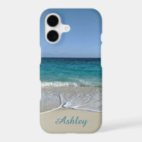 Blaue Ozeanwellen an einem karibischen Strand V2