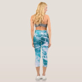 Blaue Ozeanwellen Capri Leggings (Rückseite)